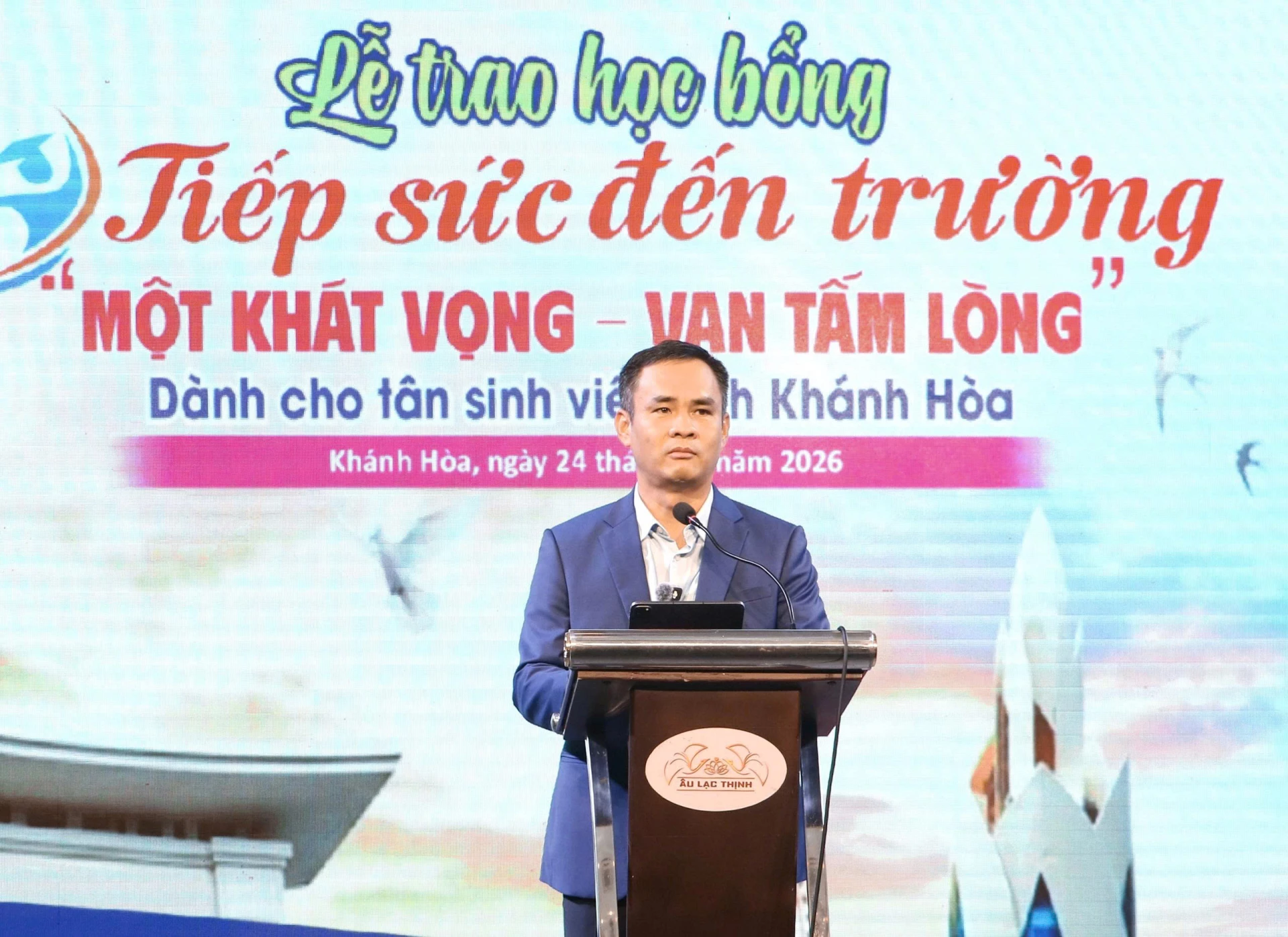Học bổng Tiếp sức mở lối vào giảng đường cho tân sinh viên khó khăn