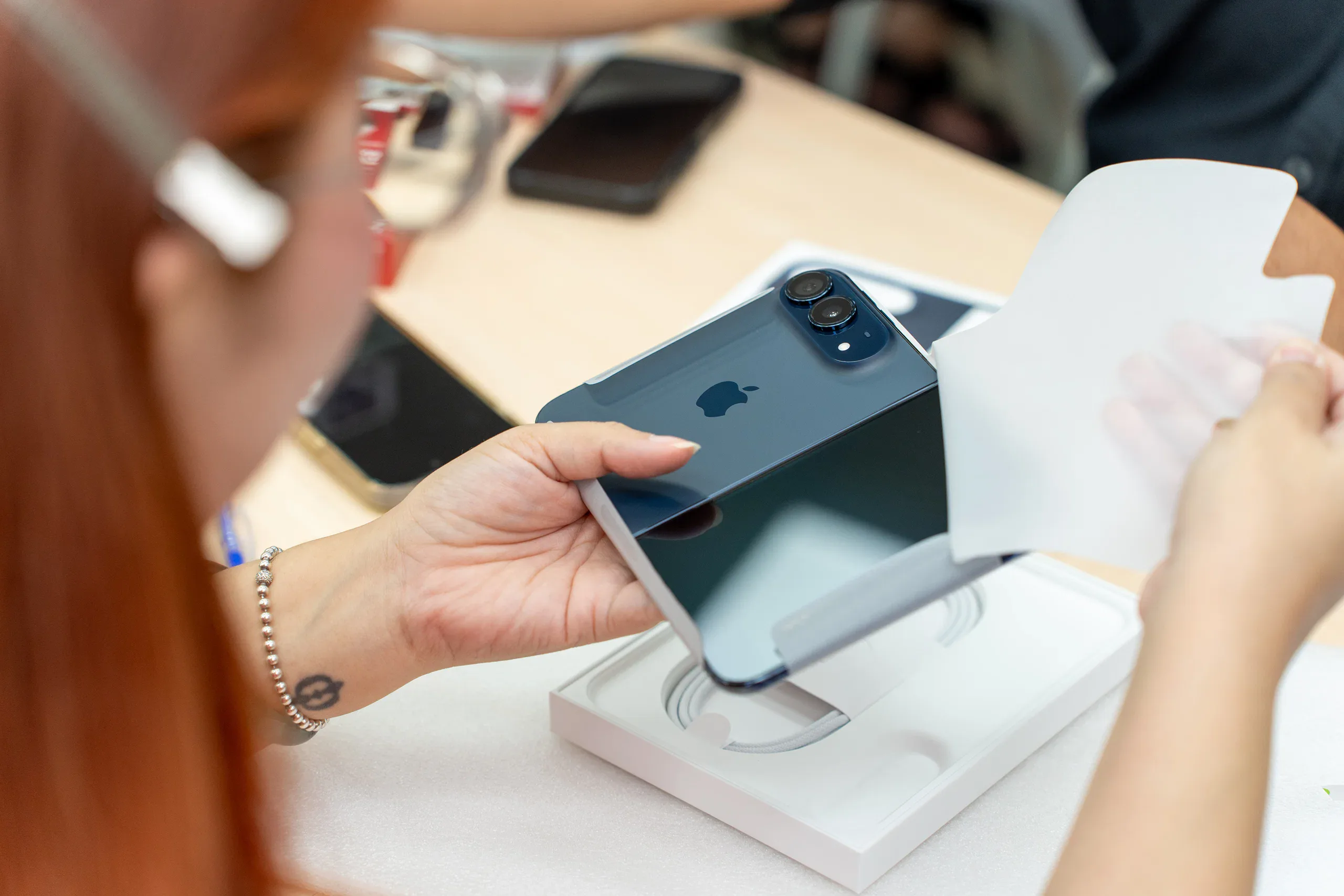 iPhone Duo chính hãng tại CellphoneS: Có nên mua dịp mở bán?