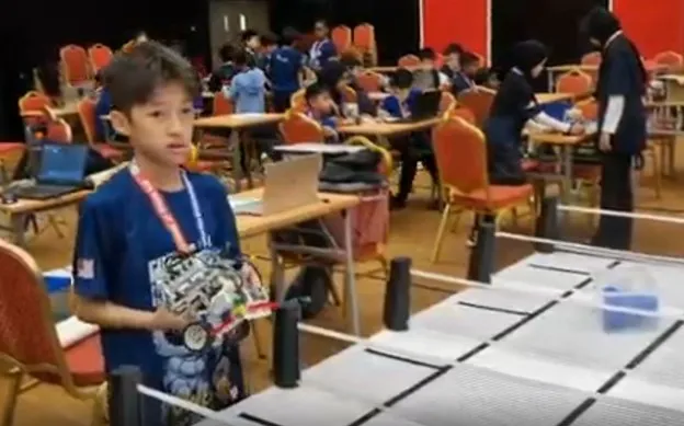 Dua Belas Juara Robotik, Satu Pentas Dunia