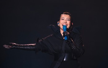Kehebatan Vokal yang Kekal: Pesona Misha Omar di Panggung