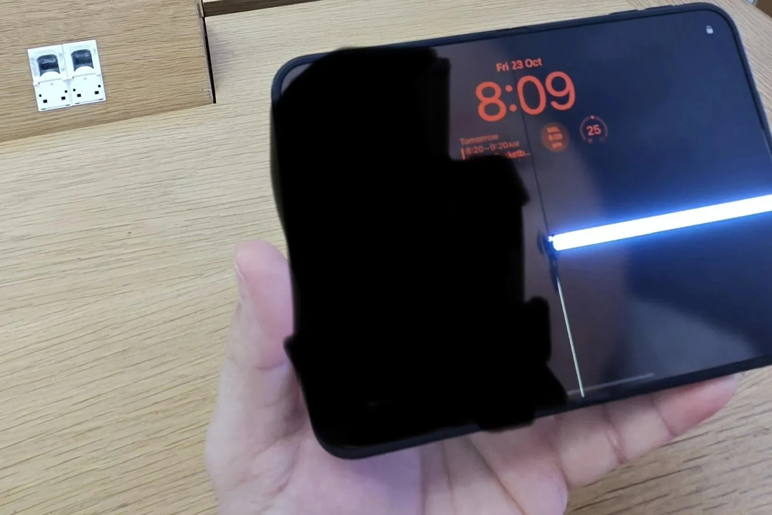 iPhone Duo vừa mở bán đã giảm giá: Người mua nên hiểu gì?