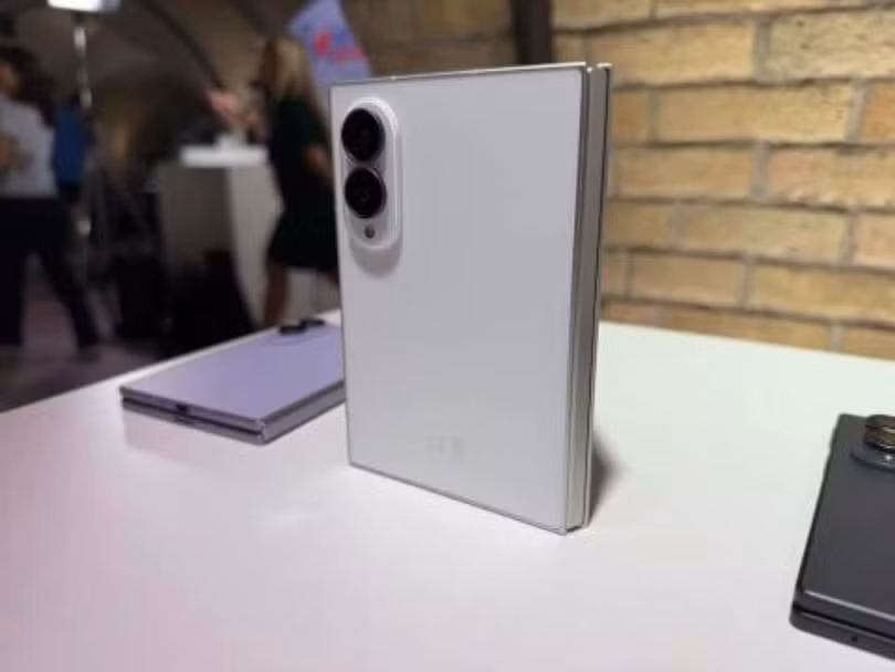 Điện thoại màn hình gập bứt tốc: iPhone Duo đổi cuộc chơi ra sao?