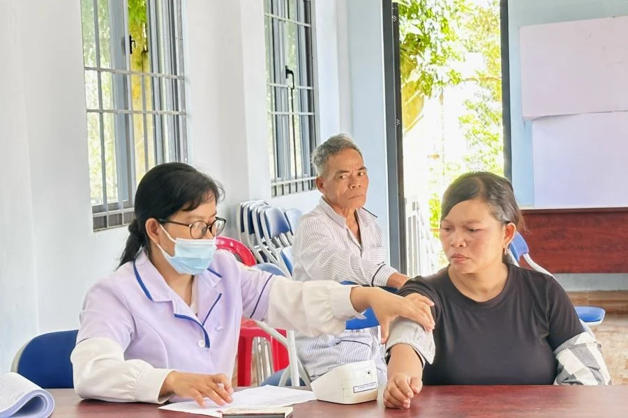 Khám sức khỏe miễn phí đưa dịch vụ y tế đến gần người dân ra sao?