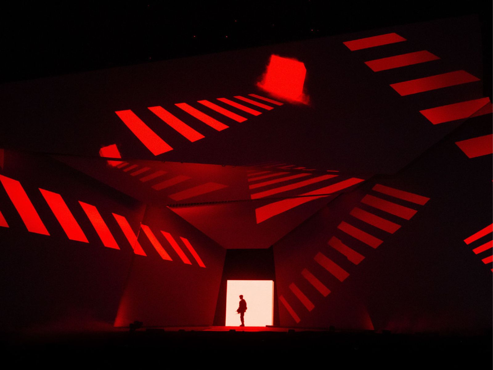 Từ sân khấu thị giác đến trải nghiệm immersive trong concert