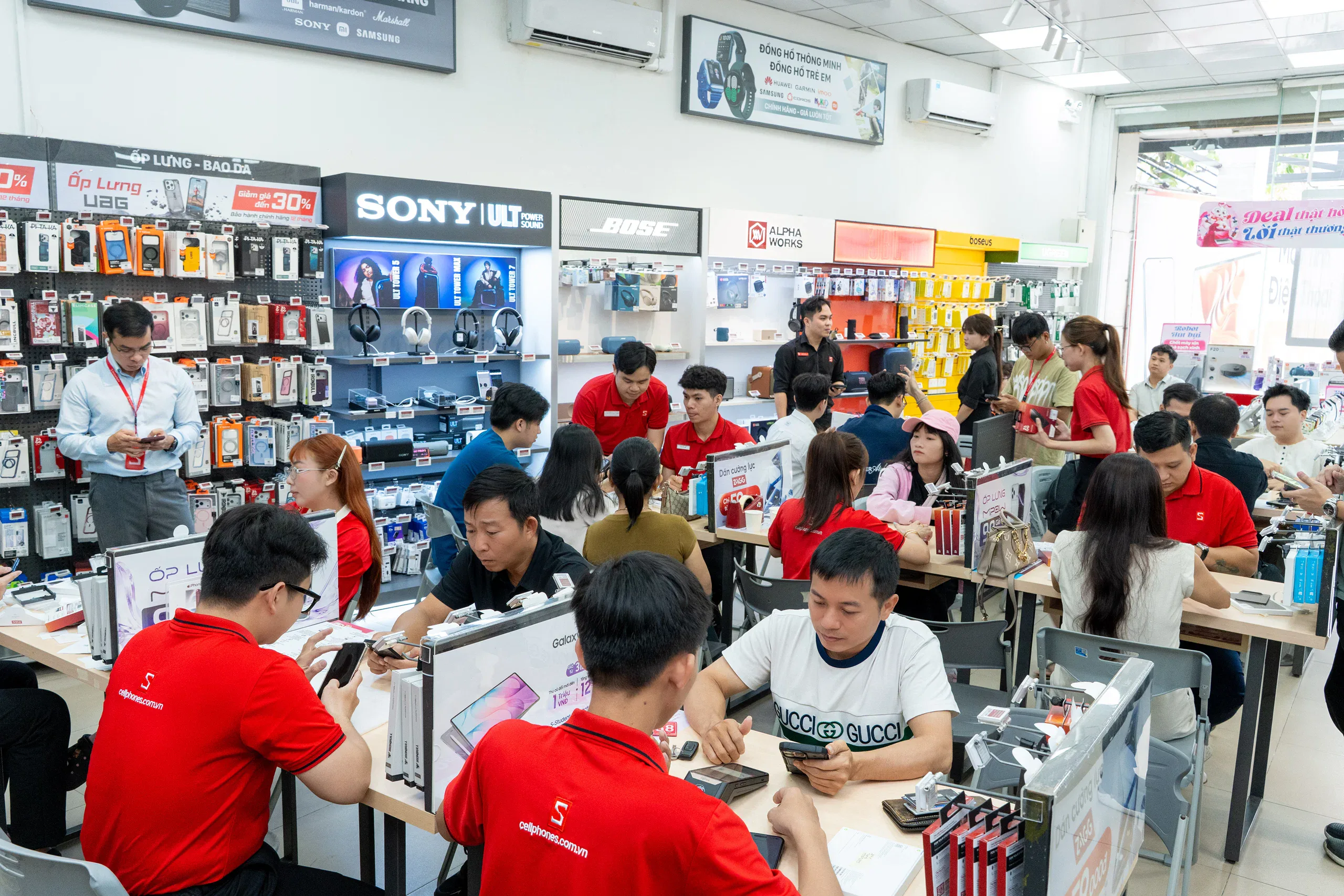 iPhone Duo chính hãng tại CellphoneS: Có nên mua dịp mở bán?