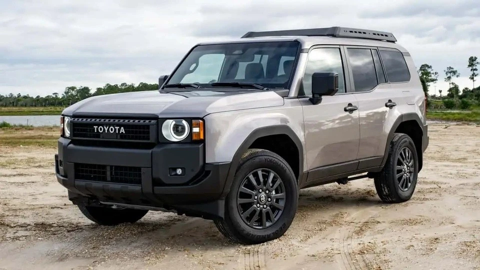 Toyota triệu hồi khẩn cấp Land Cruiser Hybrid vì nguy cơ rò rỉ xăng
