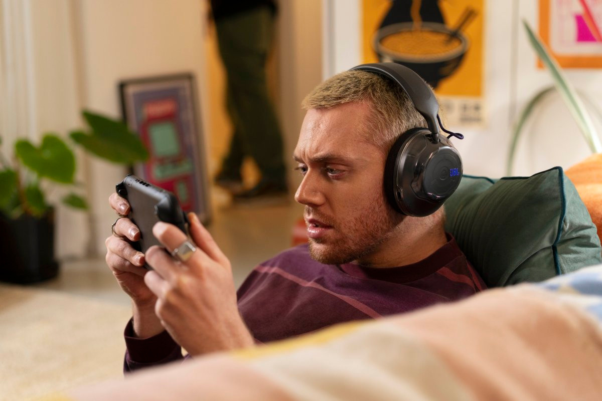 JBL Quantum 520: Tai nghe gaming không dây 2,99 triệu có đáng tiền?