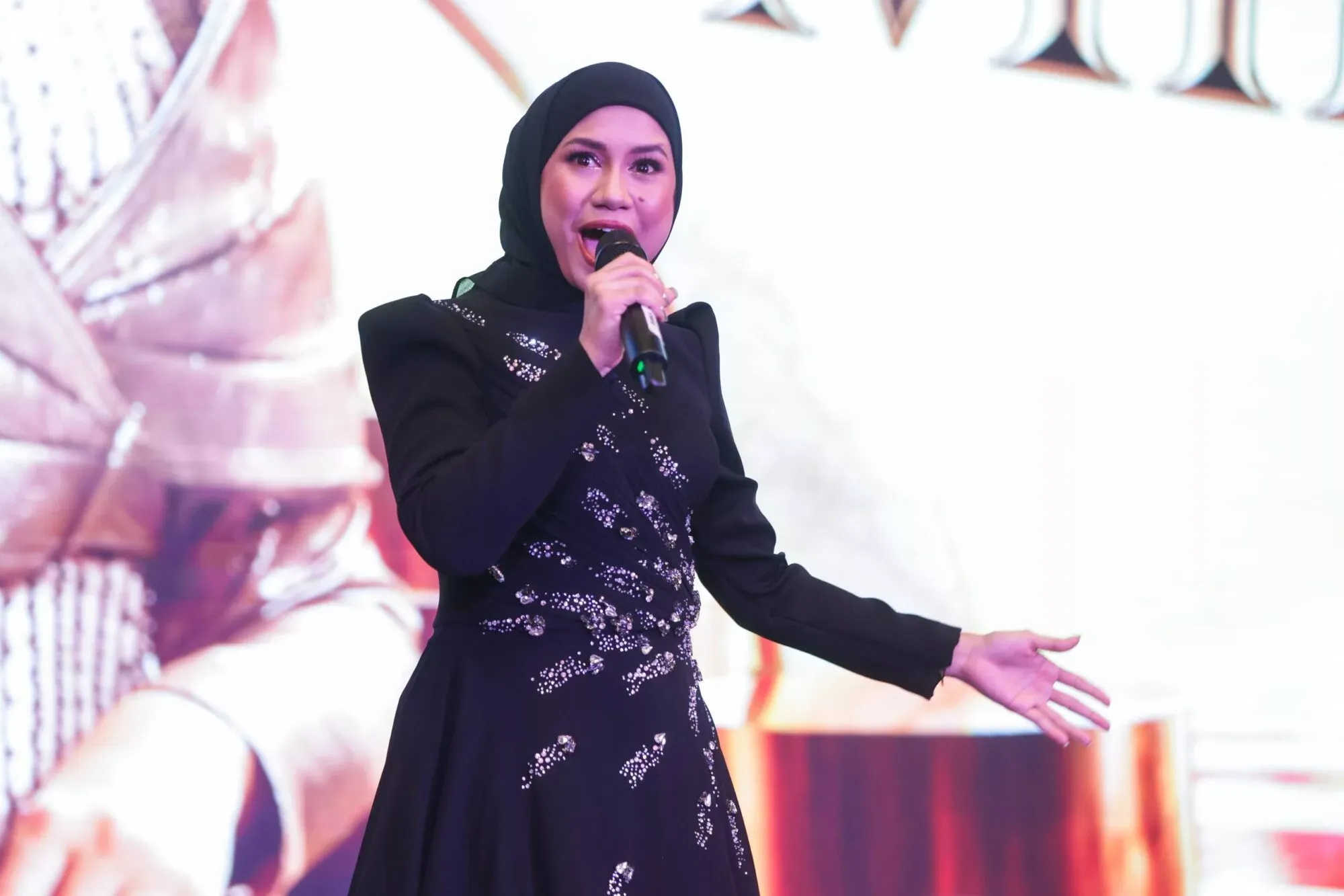 Dari Bizmilla ke Pentas: Mila Jirin Kembali Menyanyi