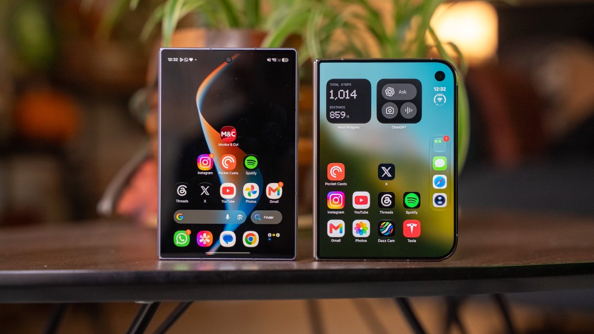 Samsung dùng Galaxy Z Fold8 châm chọc thiết kế iPhone gập