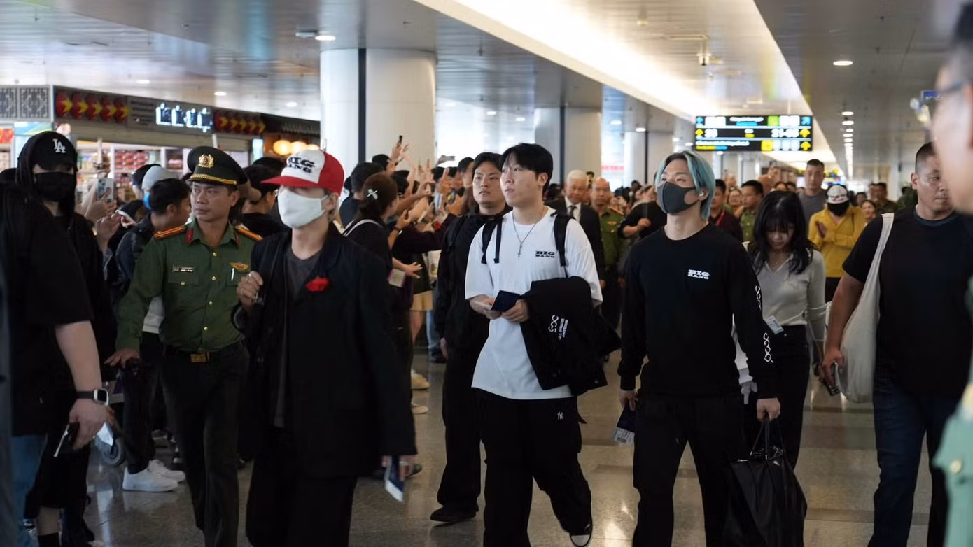 BIGBANG rời Hà Nội, khép lại hai đêm diễn trước 90.000 khán giả