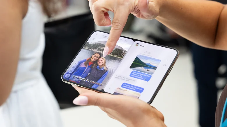 AppleCare+ cho iPhone Duo: Khi nào đáng mua để tránh nứt màn hình?
