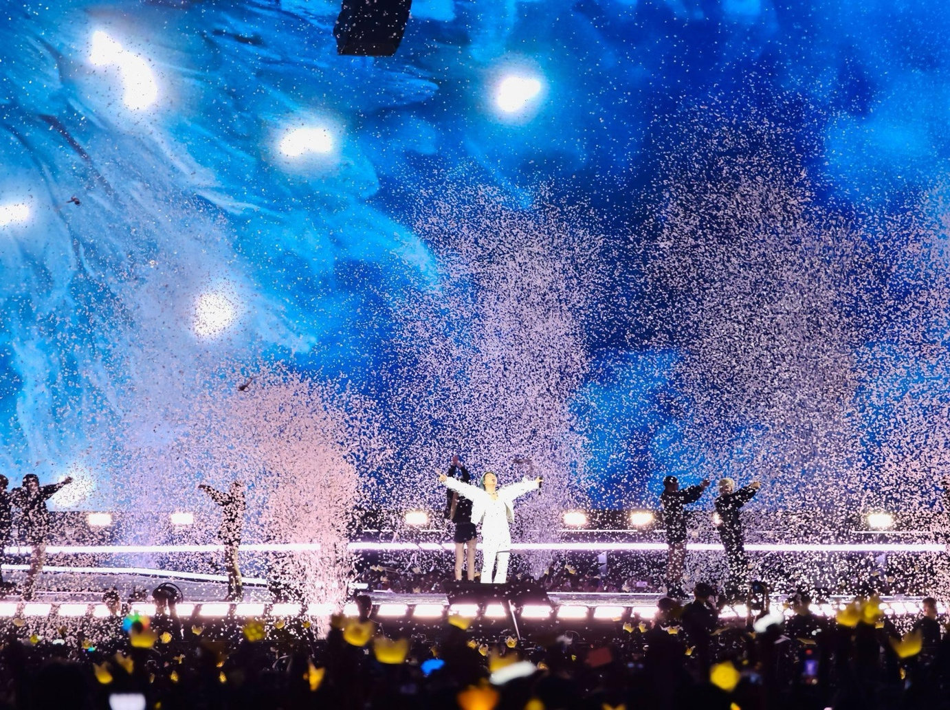 Báo chí quốc tế nhìn lại đêm BIGBANG trở lại Hà Nội
