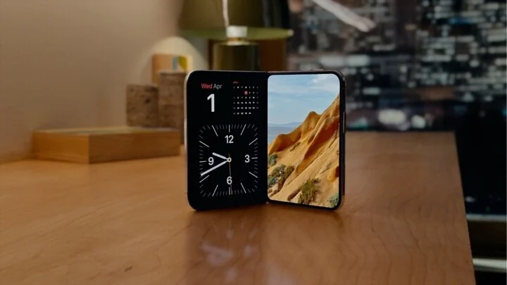 iPhone Duo lỗi màn hình gập được đổi máy mới: Người mua cần biết gì?