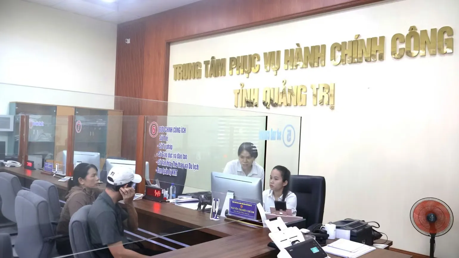 Quảng Trị đưa robot AI vào trung tâm hành chính công: Người dân được hỗ trợ ra sao?