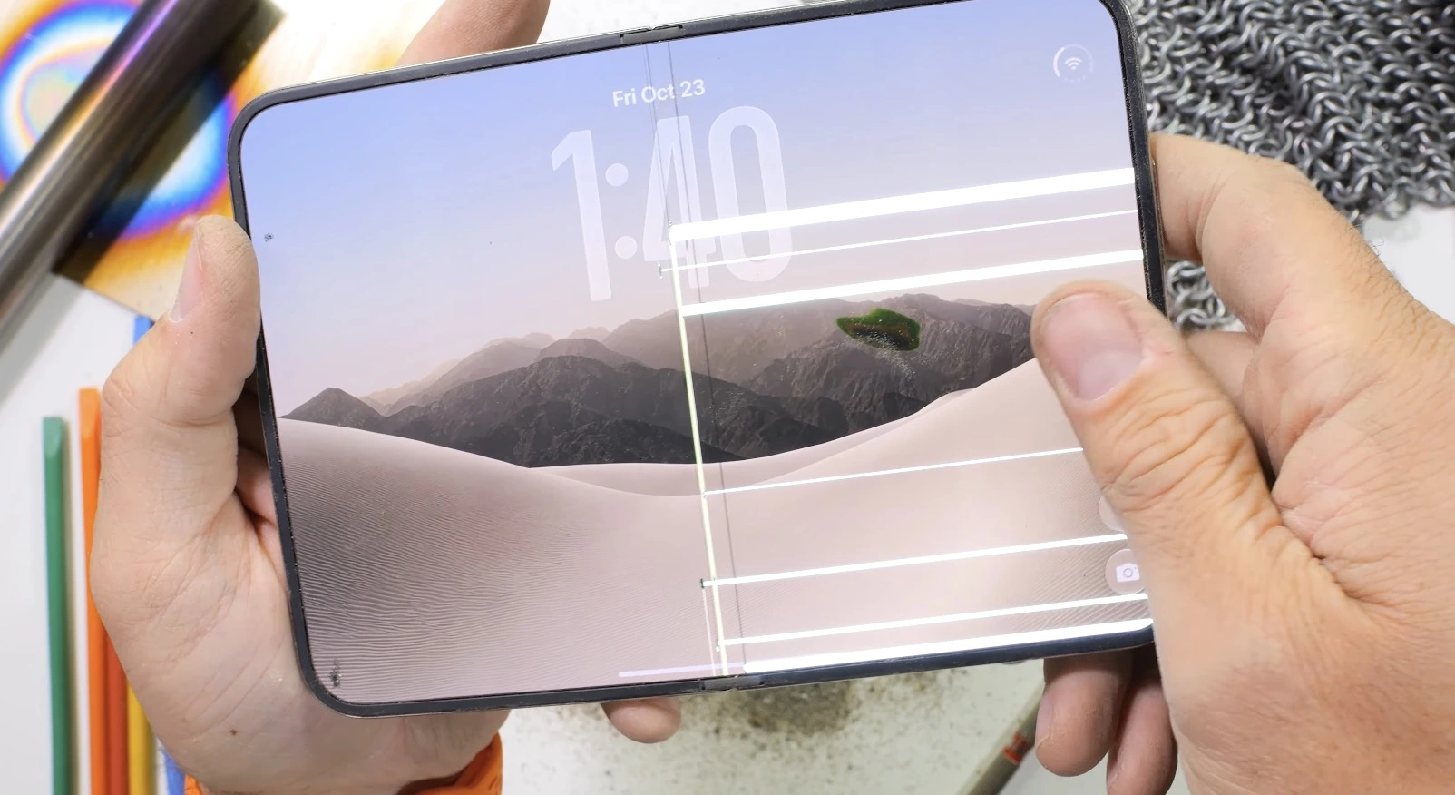 iPhone Duo: Dấu Hiệu Lỗi Màn Hình Gập và Cách Được Hỗ Trợ Đổi Máy