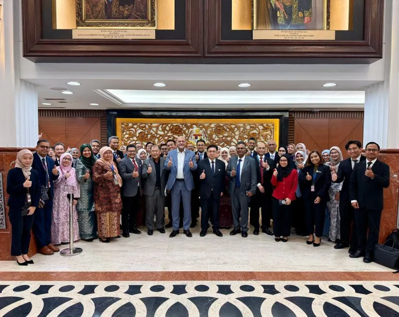 Sasaran 300,000 Pekerjaan AI: Peluang Besar, Ujian Lebih Besar
