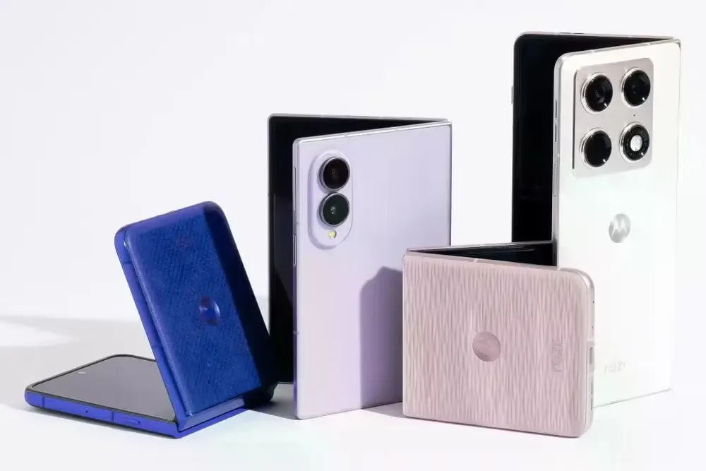 Điện thoại gập book hay clamshell: Chọn kiểu nào cho nhu cầu hằng ngày?