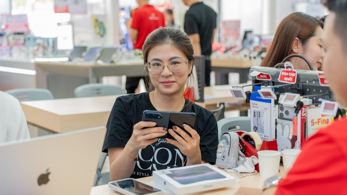 iPhone Duo đặt trước: Người mua nên cân nhắc điều gì?