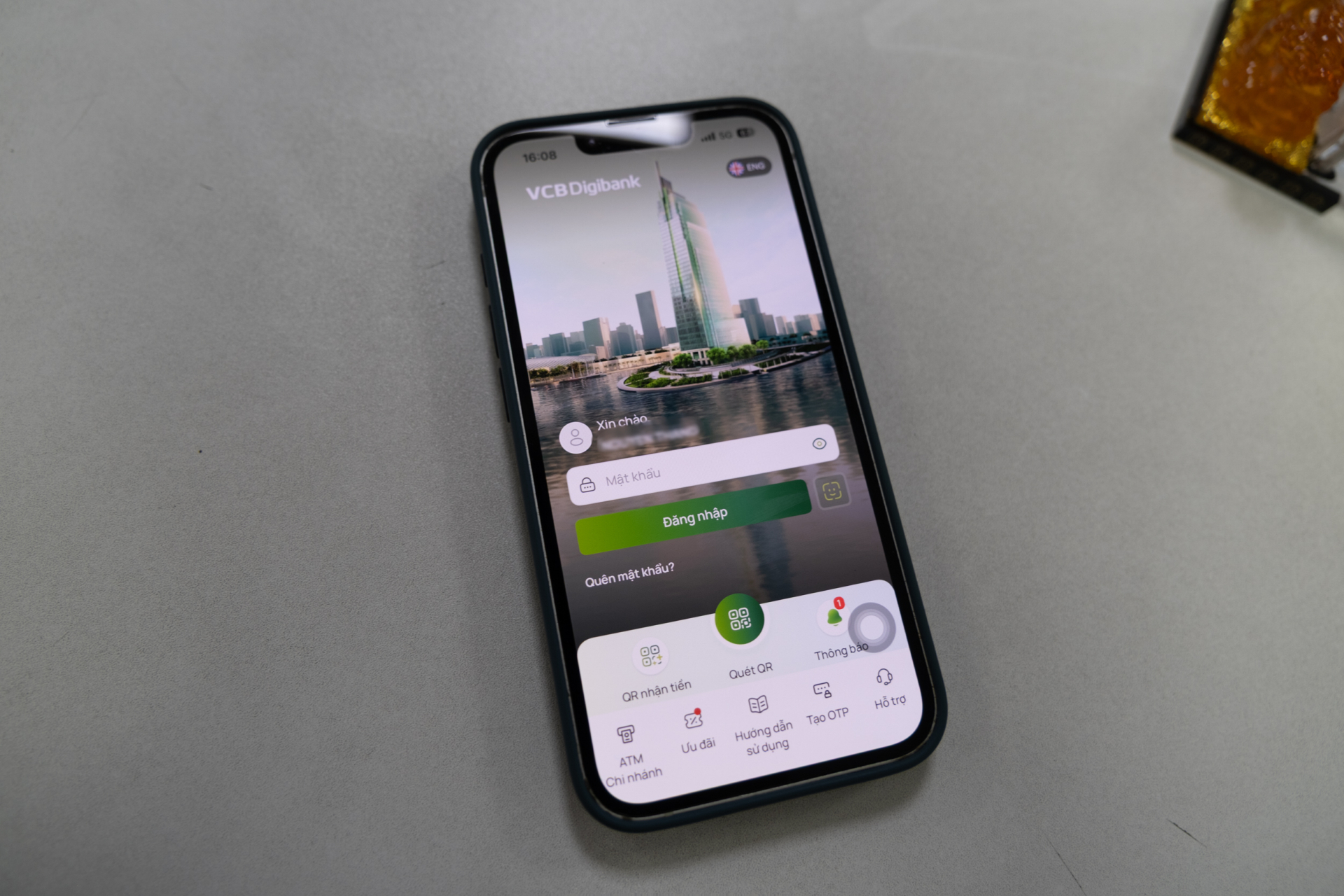 Bốn ngân hàng cảnh báo mã độc iPhone: Cách bảo vệ tài khoản
