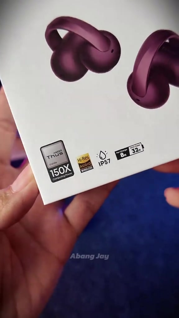 Gambar AeroClip 2 pada kotak dengan bentuk clip dan ikon IP57 serta bateri