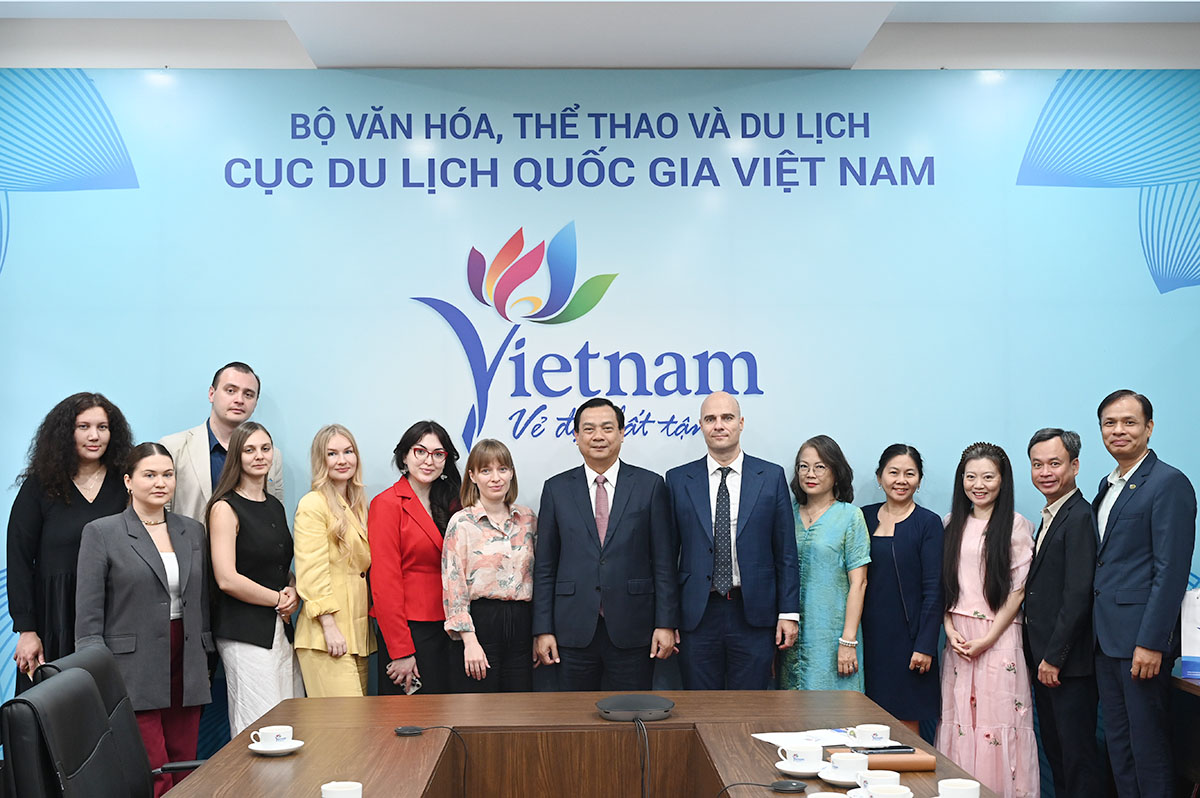 Miễn thị thực và đường bay mở rộng lựa chọn du lịch Việt–Nga