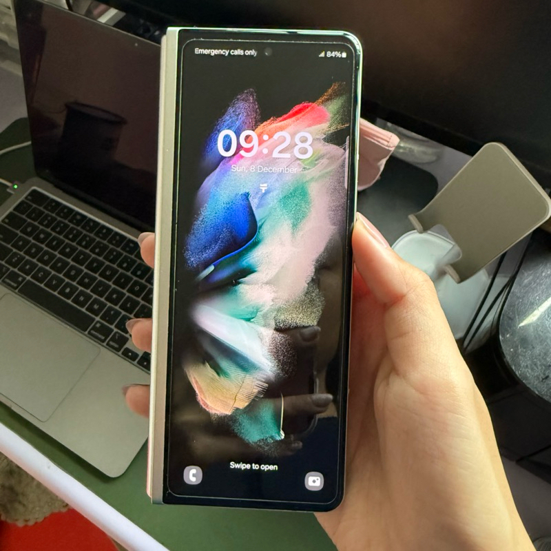 (Used) Samsung Galaxy Z Fold 3 256GB Phantom Silver