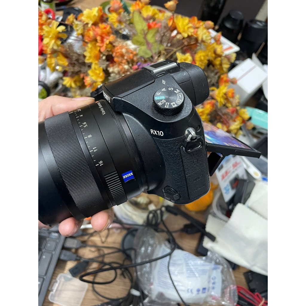 Máy ảnh Sony SyberShot RX10 màn lật có wifi | Shopee Việt Nam