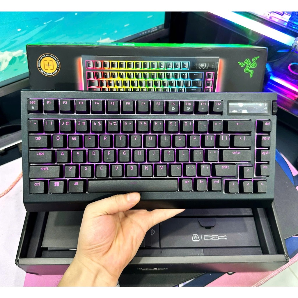 Bàn phím cơ Razer BlackWidow V4 Pro 75% Màn Hình LCD ( 3 chế độ kết nối ) - giá rẻ nhất thị trường | Shopee Việt Nam