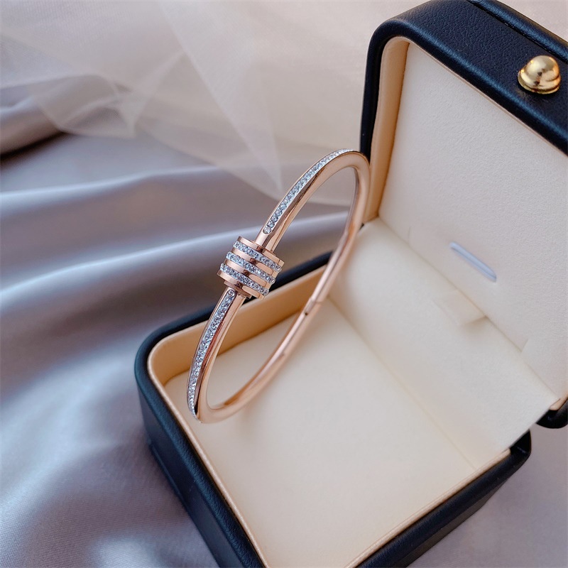 Vòng Đeo Tay Bằng Thép Titan Mạ Vàng Hồng 18K Đính Kim Cương | Shopee Việt Nam