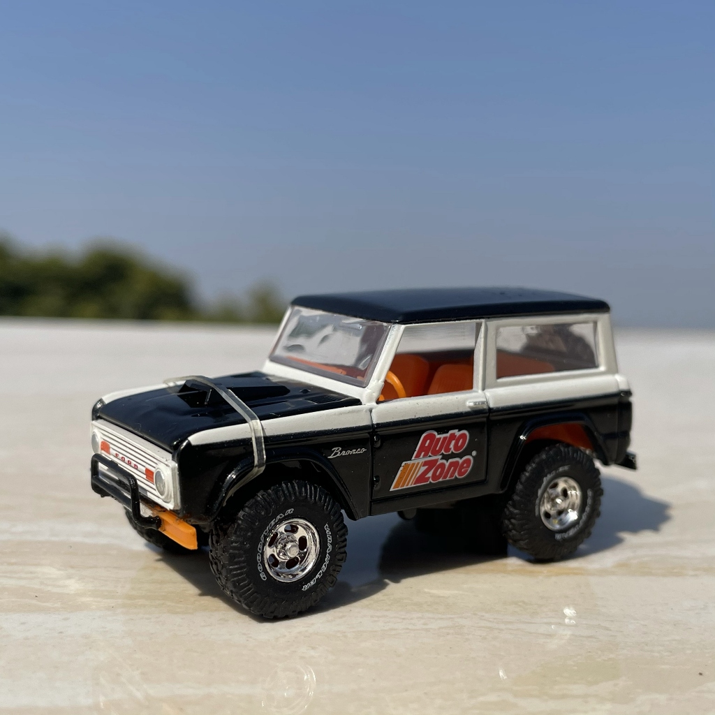 1: 64 FORD Bronco Jeep SUV Mô hình xe địa hình Diecast AUTO ZONE | Shopee Việt Nam