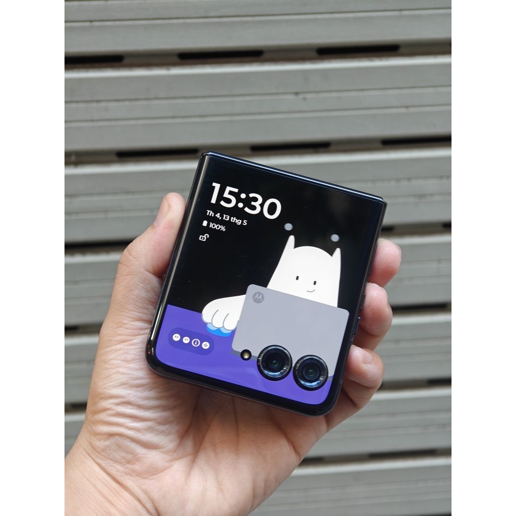 Motorola Razr 50 Ultra 5G — Foldable cao cấp, màn phụ lớn, camera & hiệu năng hướng tới trải nghiệm flagship. | Shopee Việt Nam